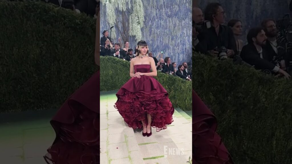 Alysa Liu deserves a gold medal for this #MetGala look. 😍