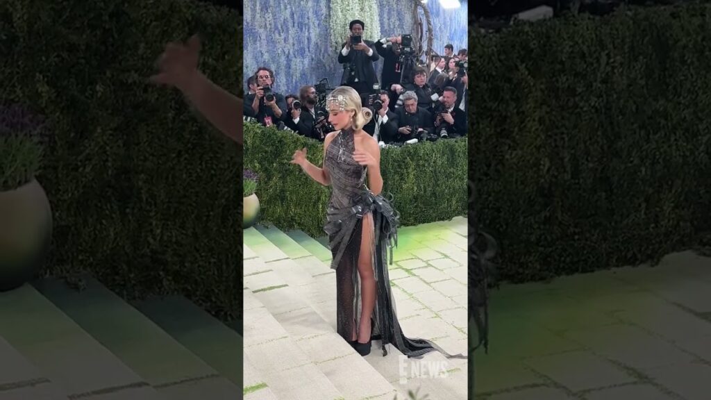 Sabrina Carpenter is leaving quite the impression at the #MetGala. 😍