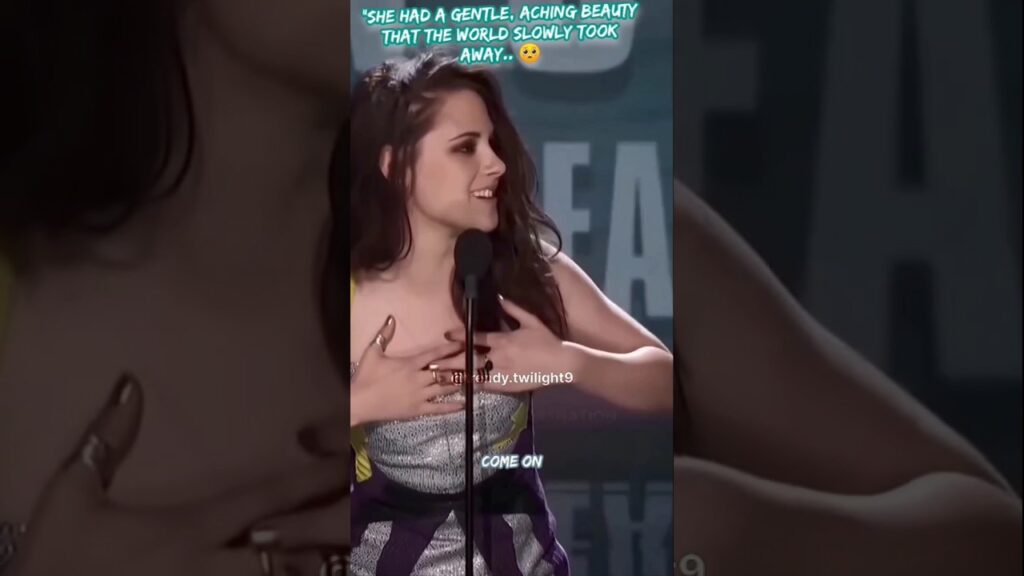 Best kiss awards_Kristen was missing Rob🥰#shorts#kristenstewart#robertpattinson#twilight#edwardbella