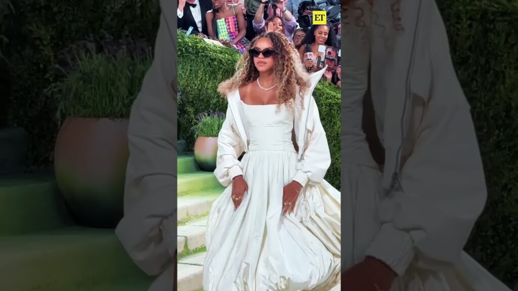 #jayz is beaming with pride watching #blueivy making her #MetGala debut. 🥹