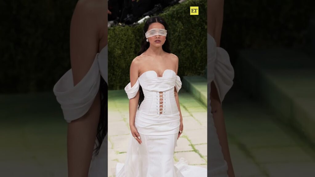 Rachel Zegler referenced 'The Execution of Lady Jane Grey' in her #MetGala look tonight.