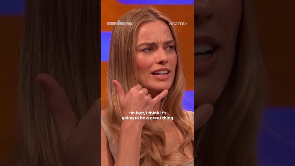 Margot Robbie doesn’t fold under pressure π #TheGrahamNortonShow Margot Robbie doesn't fold under pressure π #TheGrahamNortonShow