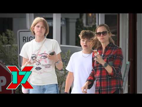 Violet Affleck Goes Mask-Free During Mother's Day Weekend Outing With Jennifer Garner