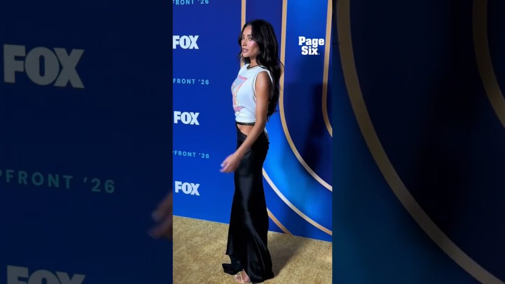 “Baywatch” star Shay Mitchell stopped by the FOX Upfronts in New York City ๐ค #shorts "Baywatch" star Shay Mitchell stopped by the FOX Upfronts in New York City ๐ค #shorts