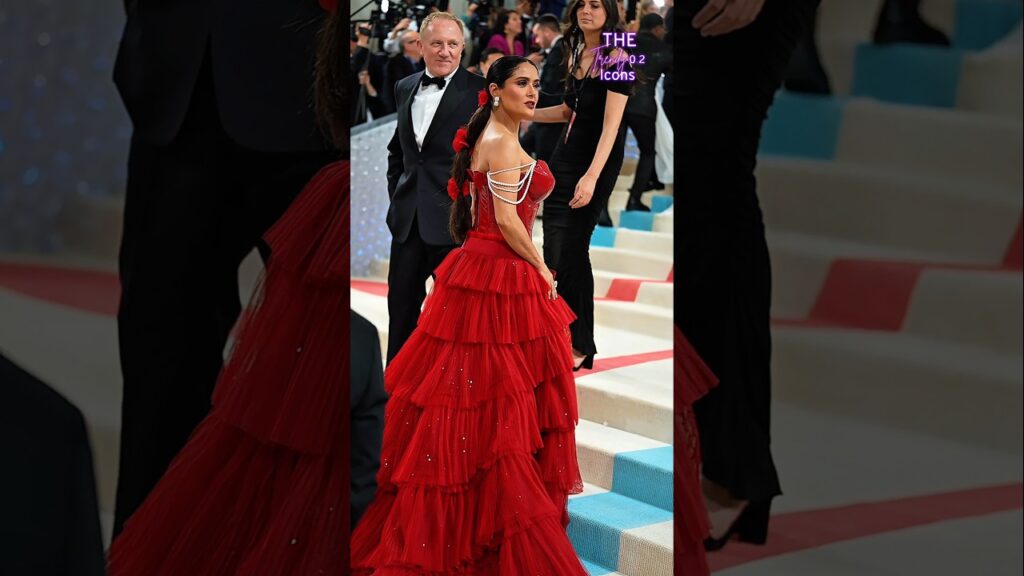 Salma Hayek with Husband spotted at the Red Carpet♥️✨ #salma #salmahayek #antesedepois