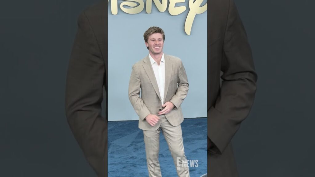 Robert Irwin is a national treasure. 🤩 He attends the 2026 Disney Upfront in New York. (🎥: @JPASC24)