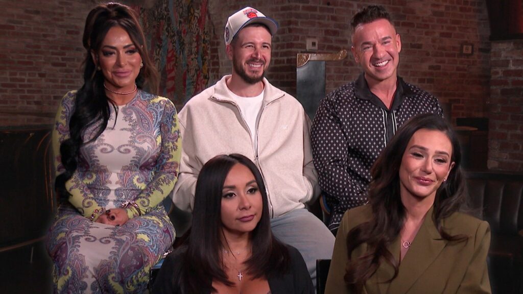 Jersey Shore Cast REACTS to 'Unfortunate' First Interview as MTV Era Comes to an End | ET Then & Now