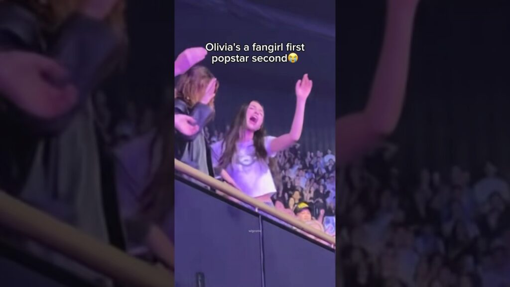 when Olivia Rodrigo FORGOT she's a popstar😭 #celebrity