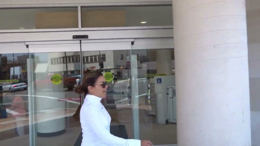 Eva Longoria talks about Mark Cuban's new wine while shopping in Beverly Hills