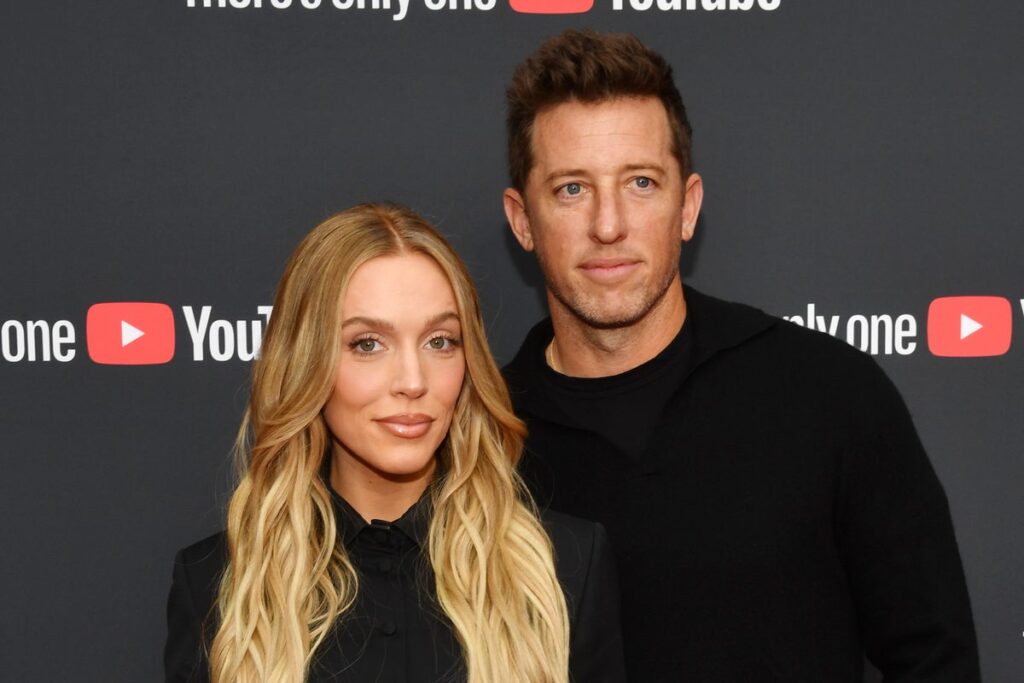 Alex Cooper announces pregnancy with husband Matt Kaplan