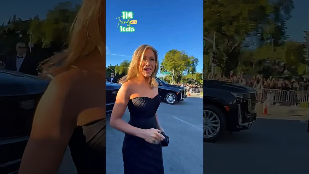 Jennifer Aniston Passing Billionaire Vibe At Event #jenniferansiton