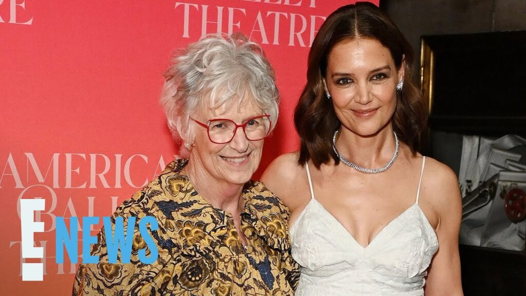 Katie Holmes, Mom Kathleen Holmes Make Rare Joint Appearance at Gala | E! News