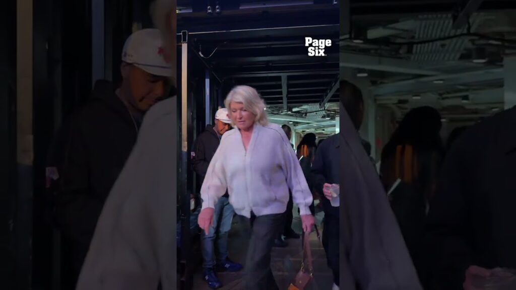 Martha Stewart has arrived to Knicks vs Cavaliers Game 2 of the ECF at MSG ππ #shorts Martha Stewart has arrived to Knicks vs Cavaliers Game 2 of the ECF at MSG ππ #shorts