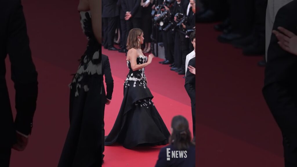 Penelope Cruz is a vision at the closing ceremony of the 79th annual Cannes Film Festival.🤍