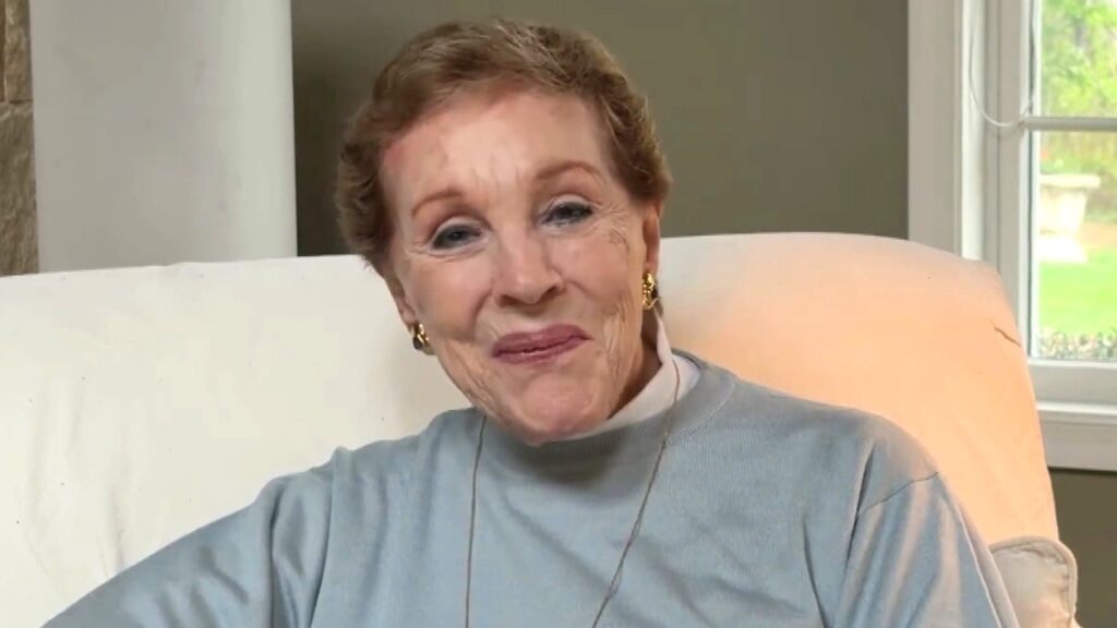Julie Andrews, 90, Resurfaces for First Public Appearance in YEARS