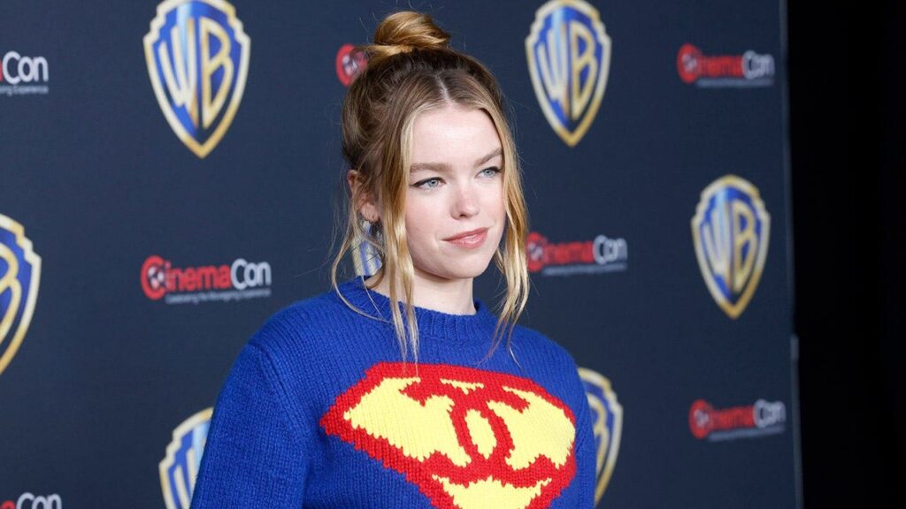 ‘Supergirl’ suffers catastrophic 73% drop in, gets obliterated at box office by patriotic ‘Young Washington’ 'Supergirl' pre-release tracking looks disastrously bad for Hollywood after lead actress' bizarre comments