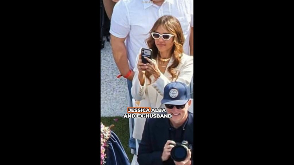 Jessica Alba and Cash Warren reunite awkwardly. #Spotted Jessica Alba and Cash Warren reunite awkwardly. #Spotted