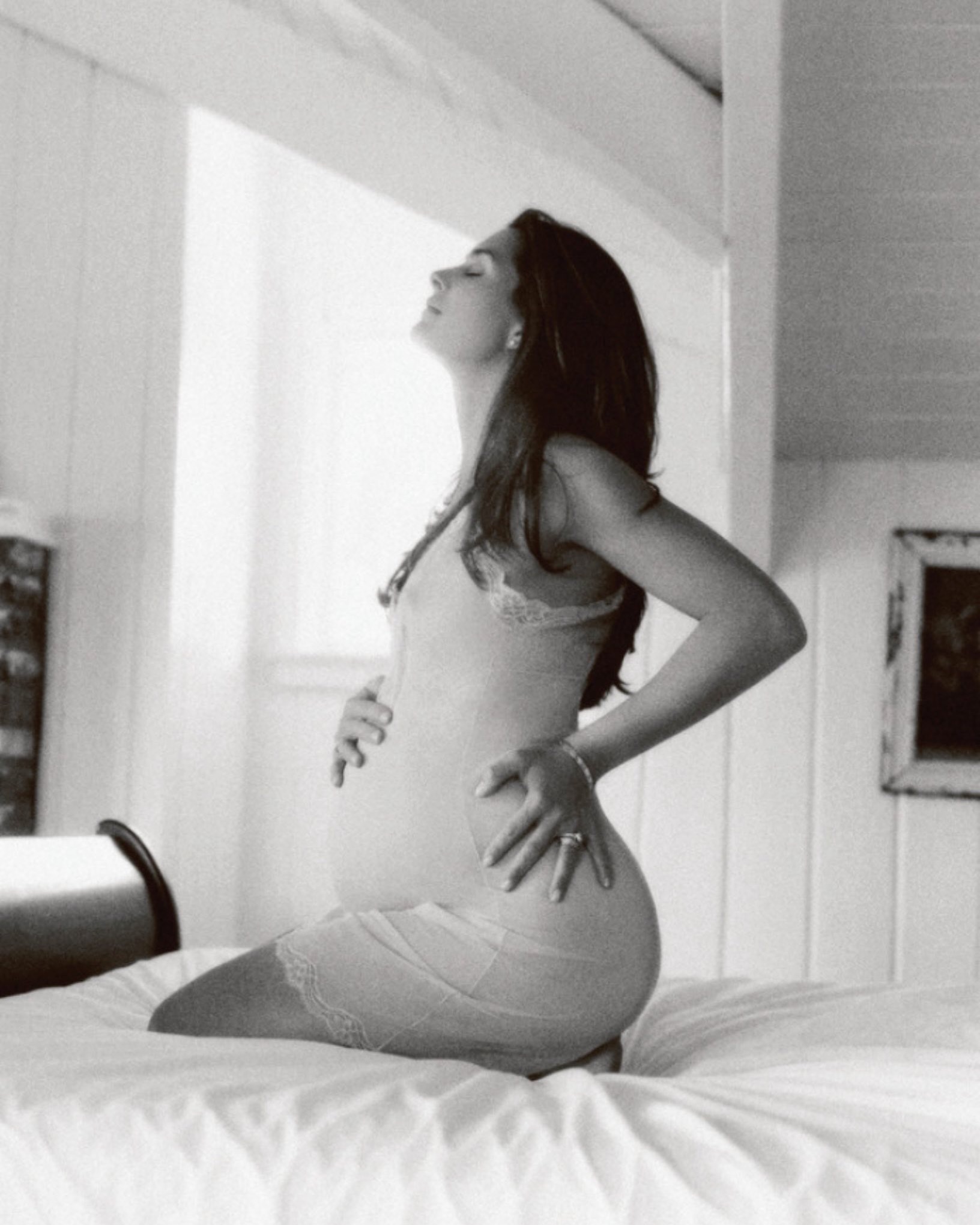 Brooke Shields share a throwback pregnancy photo. 