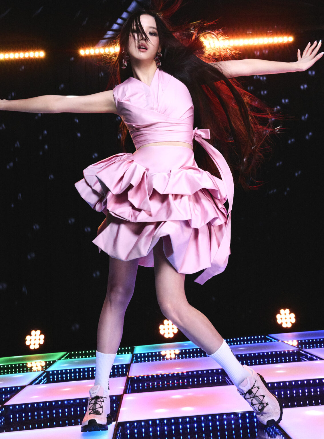 V160: Jisoo Owns the Night