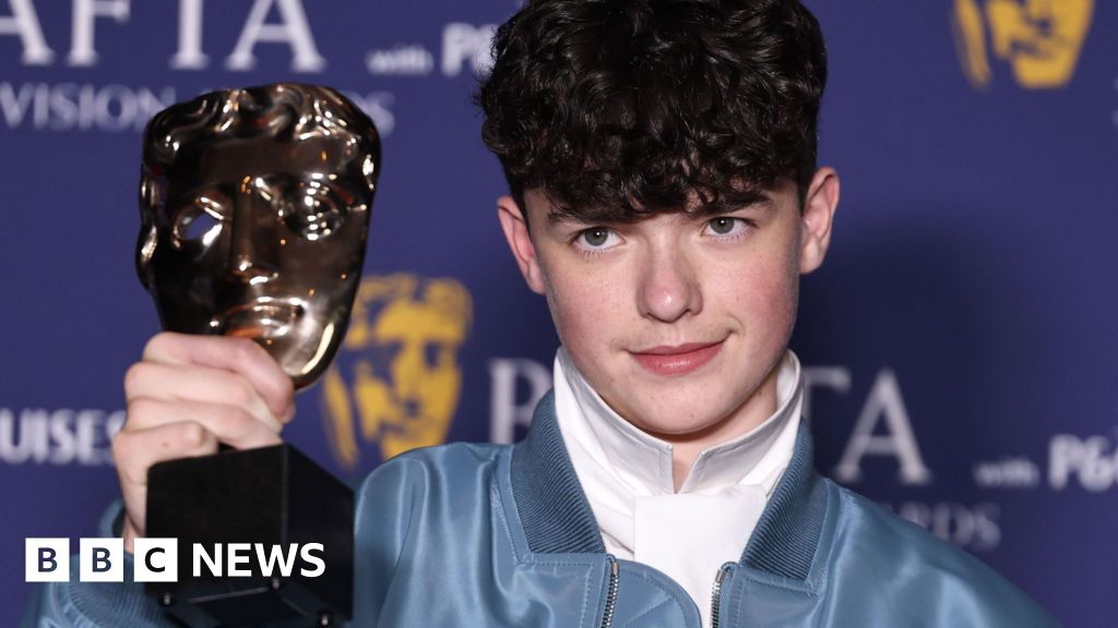 Adolescence makes history at Bafta TV Awards - BBC
