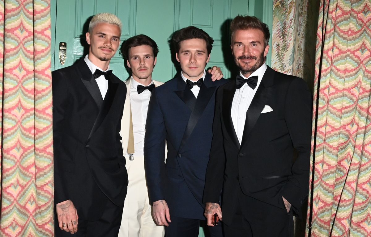 Cruz Beckham breaks down on stage singing about estranged brother Brooklyn amid family feud