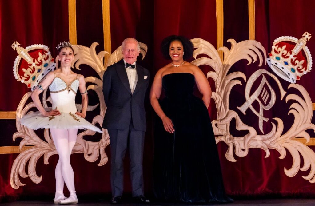 New curtains unveiled at Royal Opera House New curtains unveiled at Royal Opera House