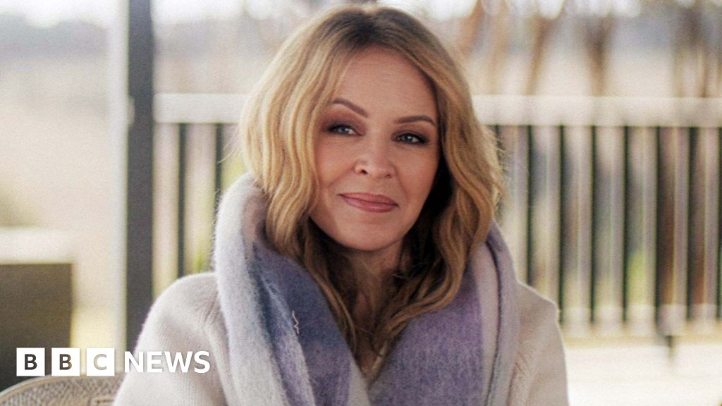 Kylie Minogue reveals she had second cancer diagnosis in 2021 – BBC Kylie Minogue reveals she had second cancer diagnosis in 2021 - BBC