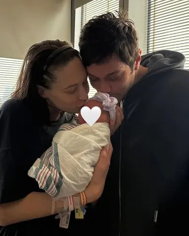 Elsie Hewitt, Pete Davidson and their daughter ScottieCredit: Elsie Hewitt/Instagram