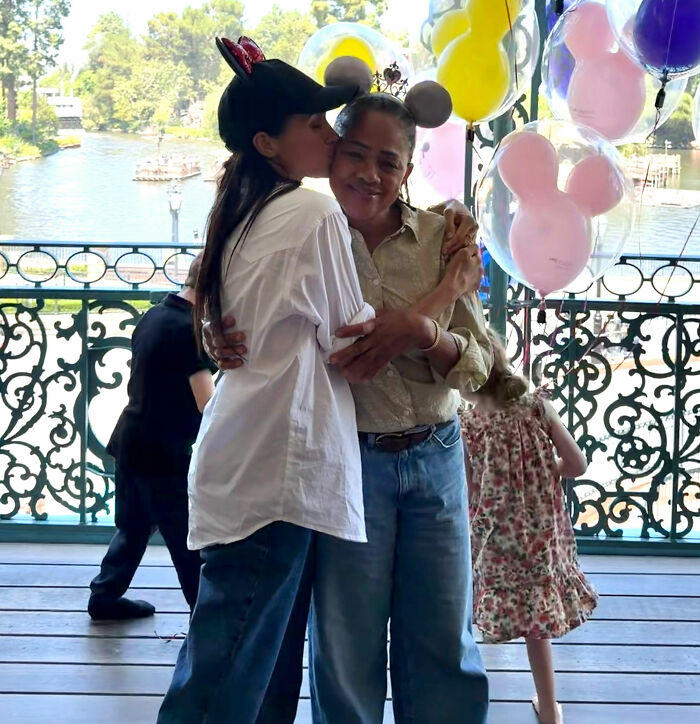 "I'm Confused": Meghan Markle's Disneyland Pics Raise Suspicion After Fans Notice Glaring Contradictions "I'm Confused": Meghan Markle's Disneyland Pics Raise Suspicion After Fans Notice Glaring Contradictions