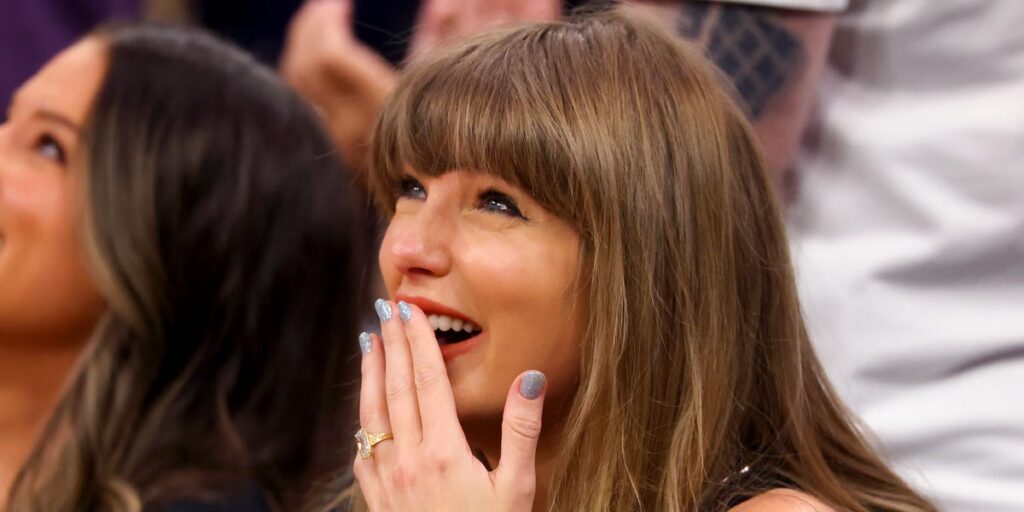 Taylor Swift’s Stella McCartney Courtside Look Is Full of Meaning Taylor Swift’s Stella McCartney Courtside Look Is Full of Meaning