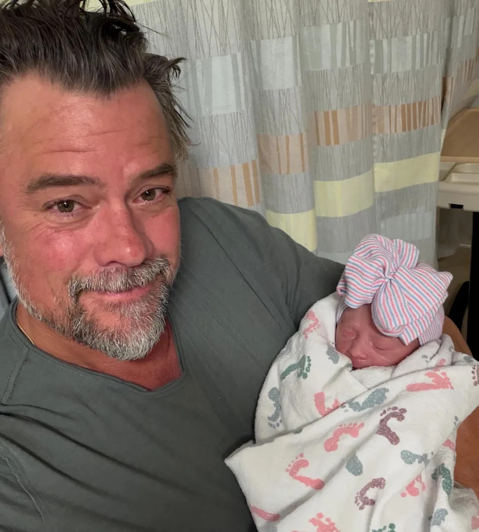 Josh-Duhamel-and-Baby_1778977429_3898660019306519486_21853465