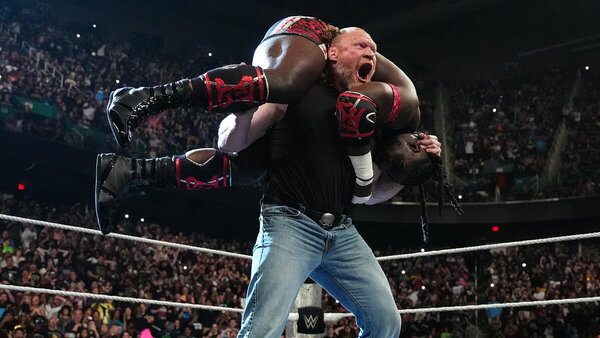 5 Ups & 7 Downs From WWE Raw (18 May