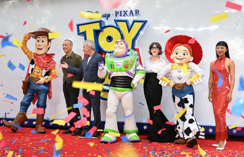 woody tom hanks tim allen buzz lightyear joan cusack jessie greta lee