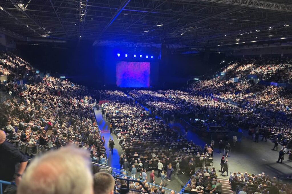 Teen arrested over 'bomb hoax' after Peter Kay show evacuated and comedian rushed off stage - London Evening Standard