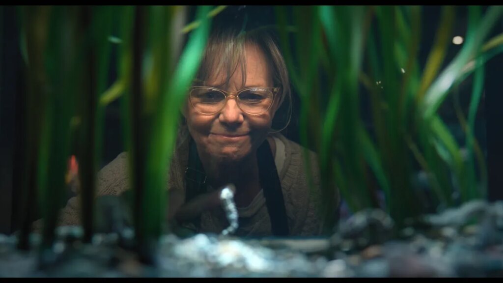 Sally Field's dog connected her to 'Remarkably Bright Creatures'