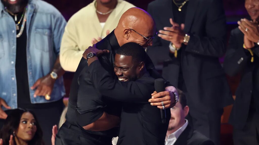 'Roast of Kevin Hart' has Chelsea Handler, The Rock bringing burns