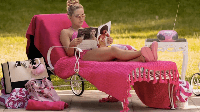 Teaser pictures released for the Legally Blonde prequel series "Elle"