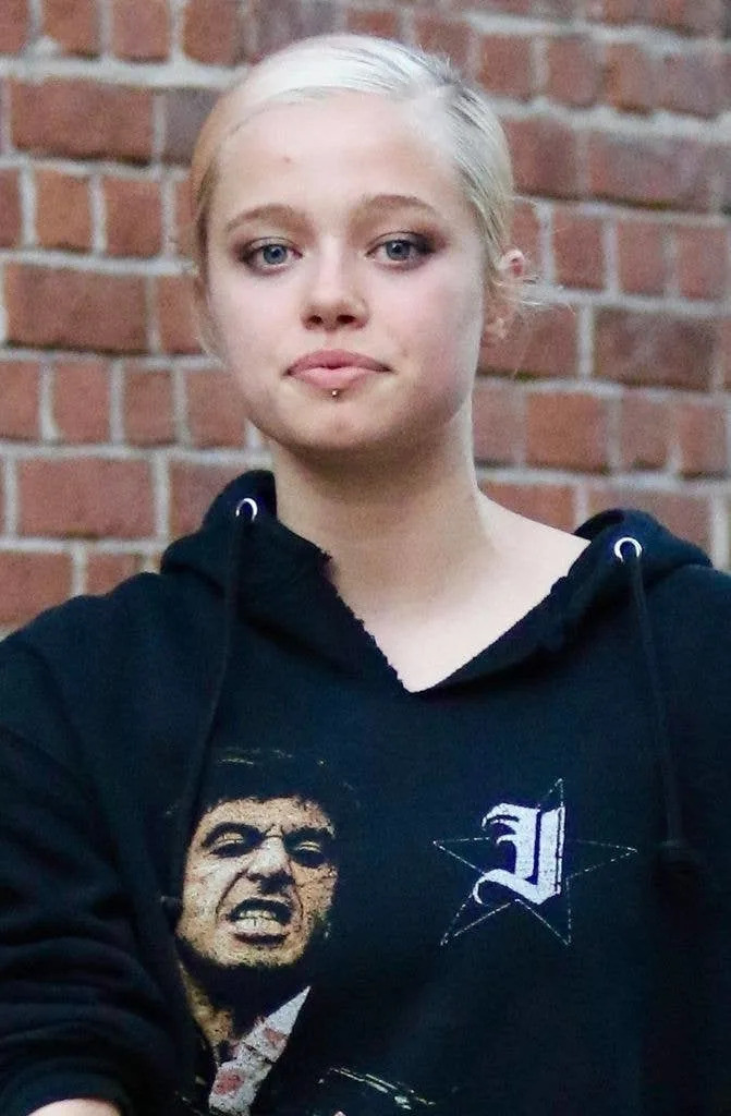  Shiloh Jolie sports a mouth piercing and new hairstyle