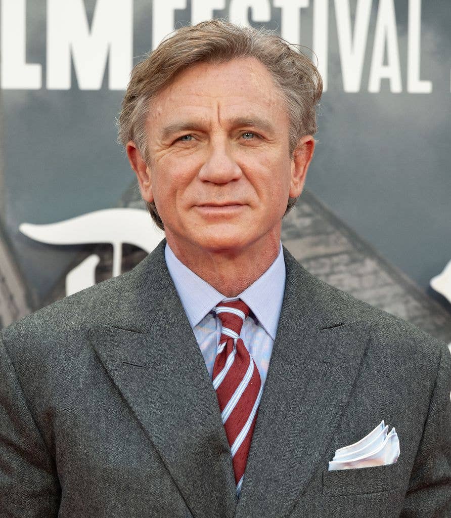 daniel craig gray suit