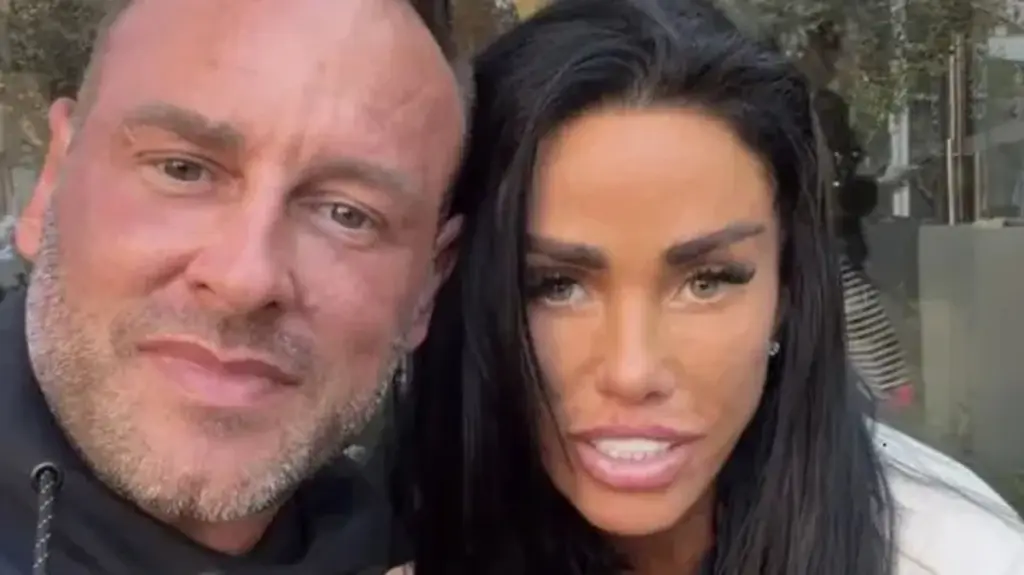 Katie Price reveals final texts Lee Andrews sent before going missing as police speak out Katie Price reveals final texts Lee Andrews sent before going missing as police speak out