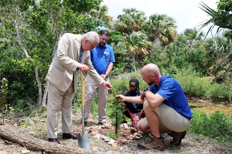 King visits Bermuda May 1 2026 3