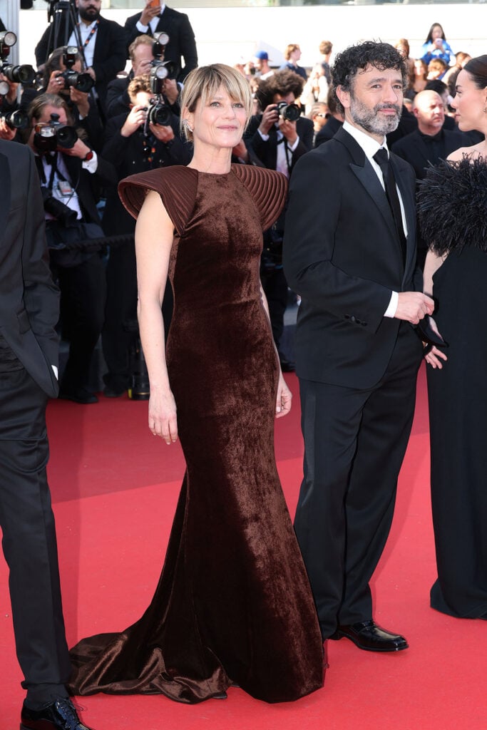 Marina Foïs wore a chocolate-brown Louis Vuitton velvet gown to the El Ser Querido Cannes Film Festival premiere.