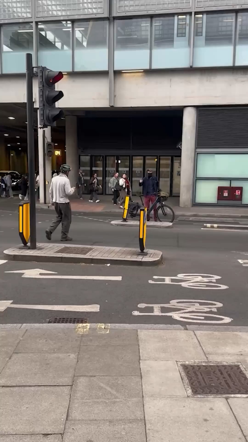 Benedict Cumberbatch has heated, 10-minute “road rage” fight with cyclist who slams him as “deluded” for going through three red lights in a row