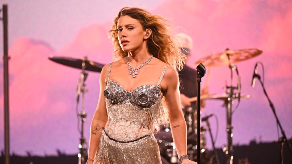 Watch Slayyyter Make Her Late-Night Debut in a Beer Can Bralette Watch Slayyyter Make Her Late-Night Debut in a Beer Can Bralette
