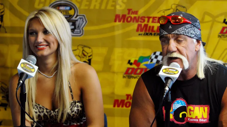 Brooke Hogan claps back amid backlash for green bikini pic while mourning dad Hulk Hogan image