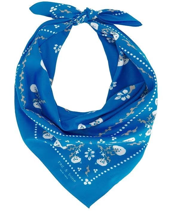 <p>Floral Western Bandana</p>