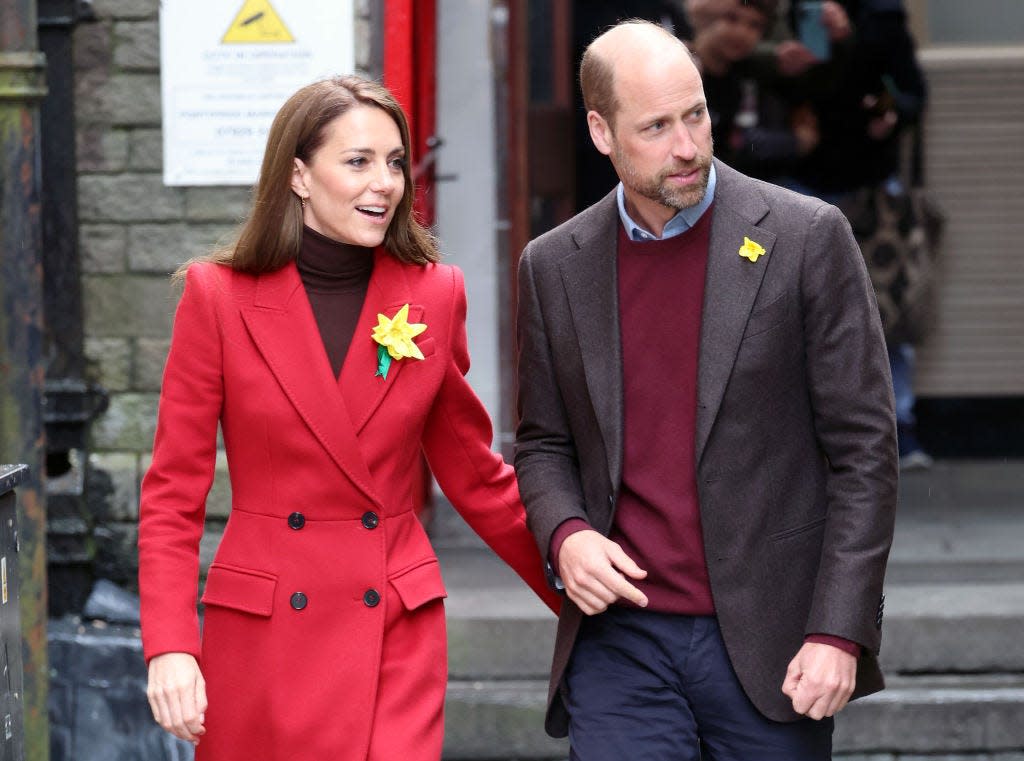 pontypridd, wales february 26 catherine, princess of wales and prince william, prince of wales during a visit to pontypridd market on february 26, 2025 in pontypridd, wales in december 2024, pontypridd was one of a number of towns across wales which was hit by severe flooding as a result of storm bert and storm darragh the prince and princess met with local residents, learning about their experiences and the impact of recent events in the town photo by chris jacksongetty images