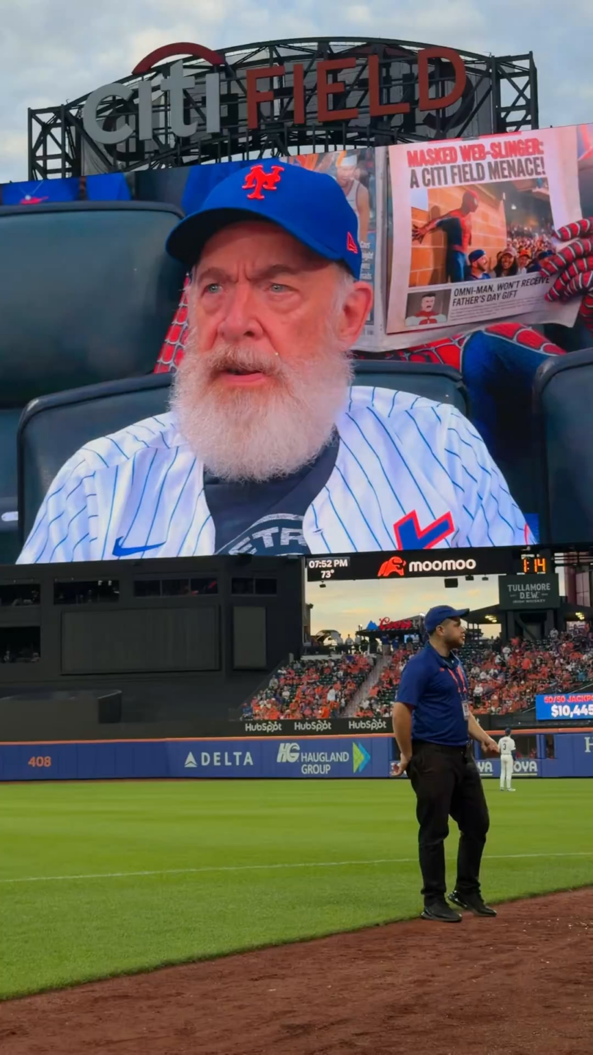 J.K. Simmons sees his worst enemy, aka Spider-Man, at the Mets Game (May 26, 2026)