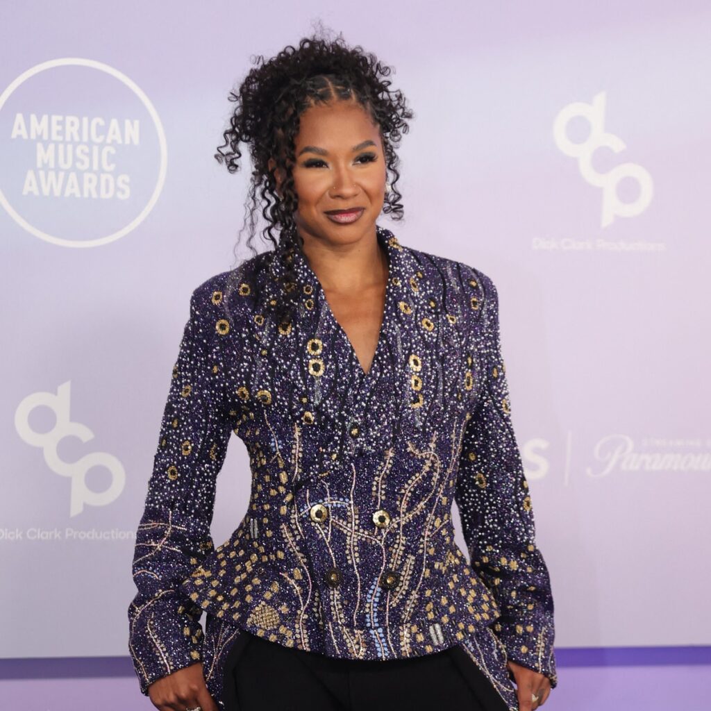 AMAs 2026: See All the Celebrity Red Carpet Fashion (Live Updates)