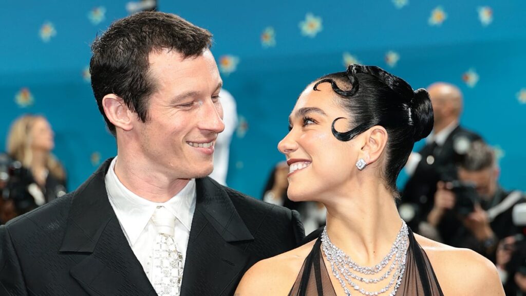 Dua Lipa & Callum Turner Get Married in Intimate London Ceremony – Just Jared – Celebrity News and Gossip Dua Lipa & Callum Turner Get Married in Intimate London Ceremony - Just Jared - Celebrity News and Gossip